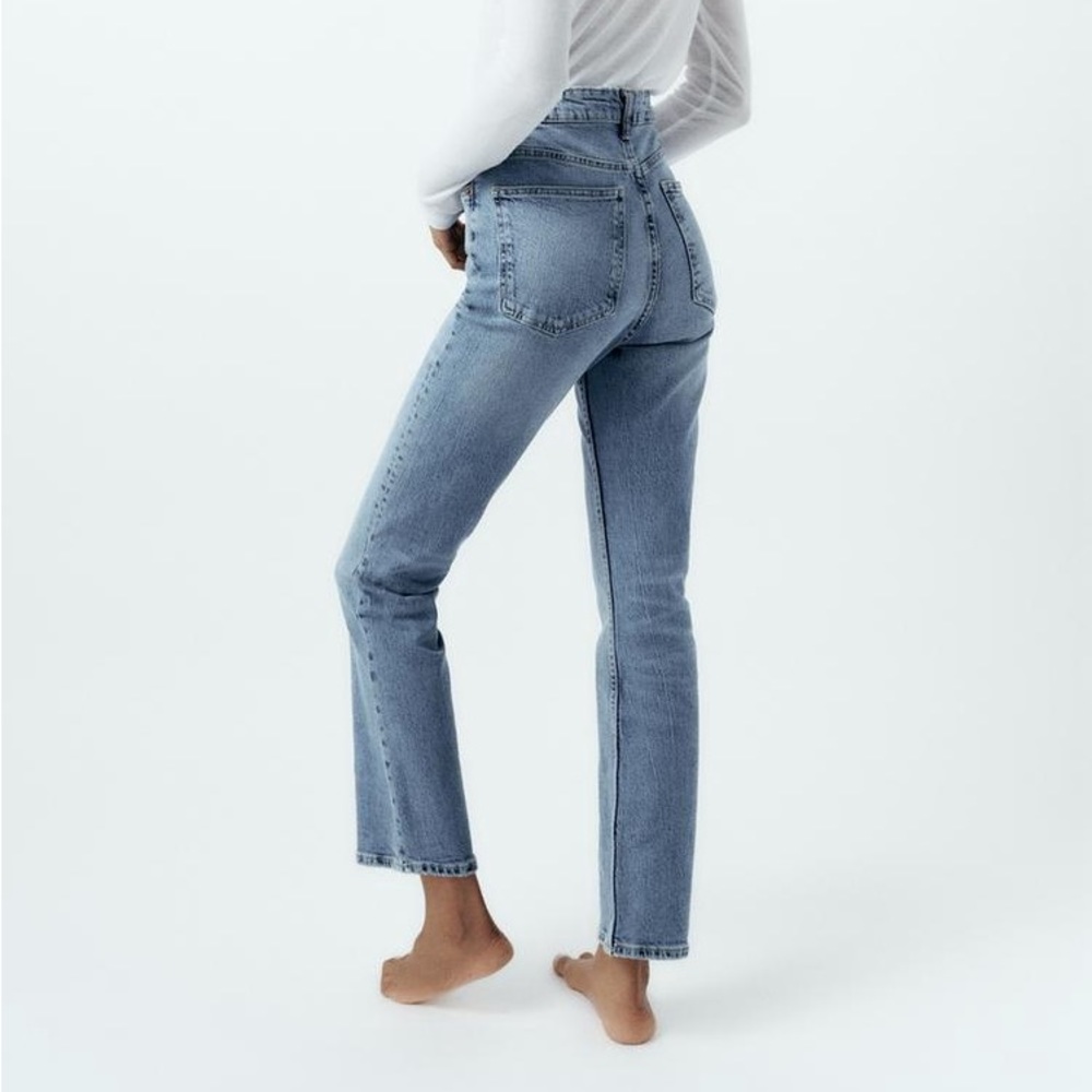 ZARA TRF HIGH RISE STOVE PIPE JEAN